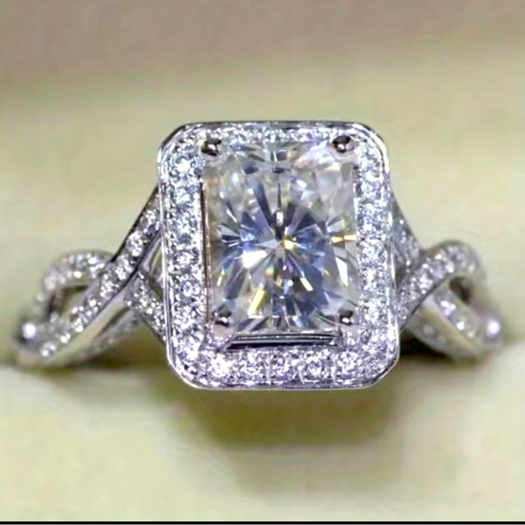 ♥️Ring set large emerald cut Zircon center stone round zircons on both bands - Picture 8 of 11